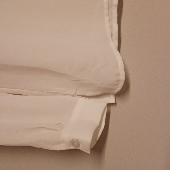 Woman's Cream Blouse - Picture 4 of 4